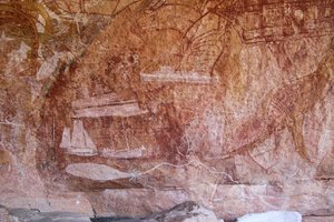Navires et biplan